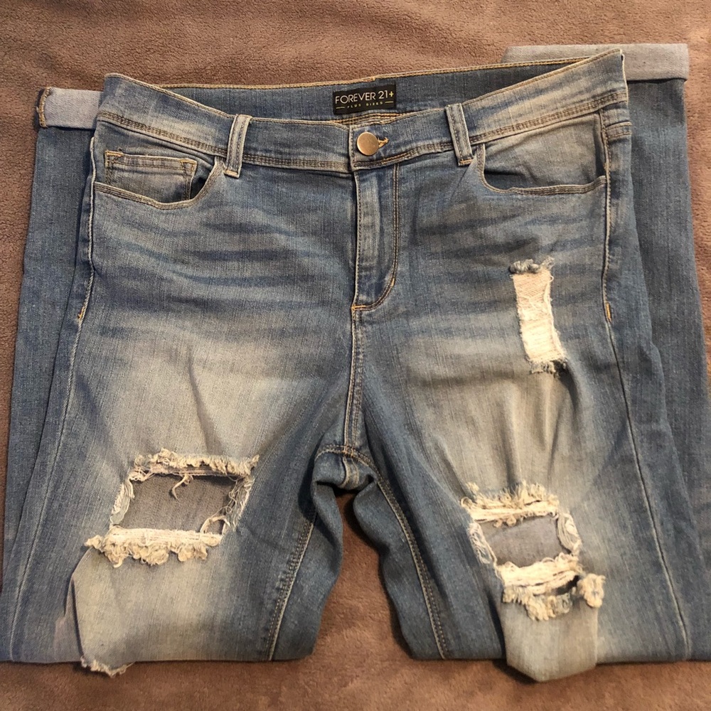 NWOT Light Wash Ripped Boyfriend Jeans Plus Size